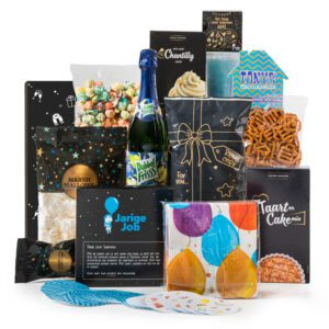 Kerstpakket Jarige Job met spel en zoete lekkernijen
